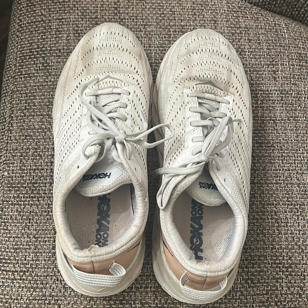 Hoka One One Women’s Arahi 4 size 11